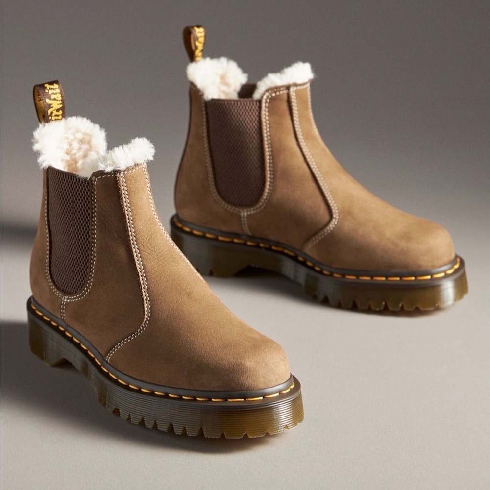 Dr. Martens 2976 Leonor Faux-Fur Lined Chelsea Boots